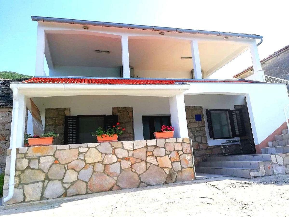 Apartments Amfora Gdinj エクステリア 写真