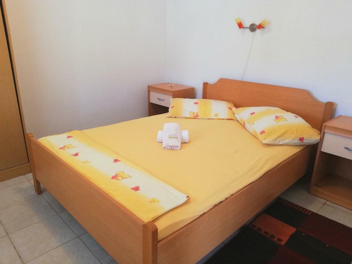 Apartments Amfora Gdinj エクステリア 写真